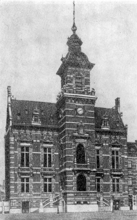 Тюренгем. Ратуша, 1880—1889 гг. ван Сфендик. Фасад